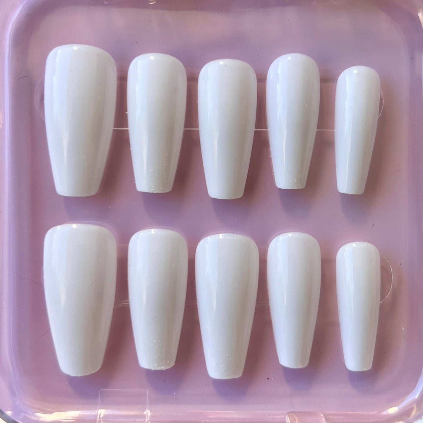 Press-On-Nails – Blanc laiteux 💅🤍