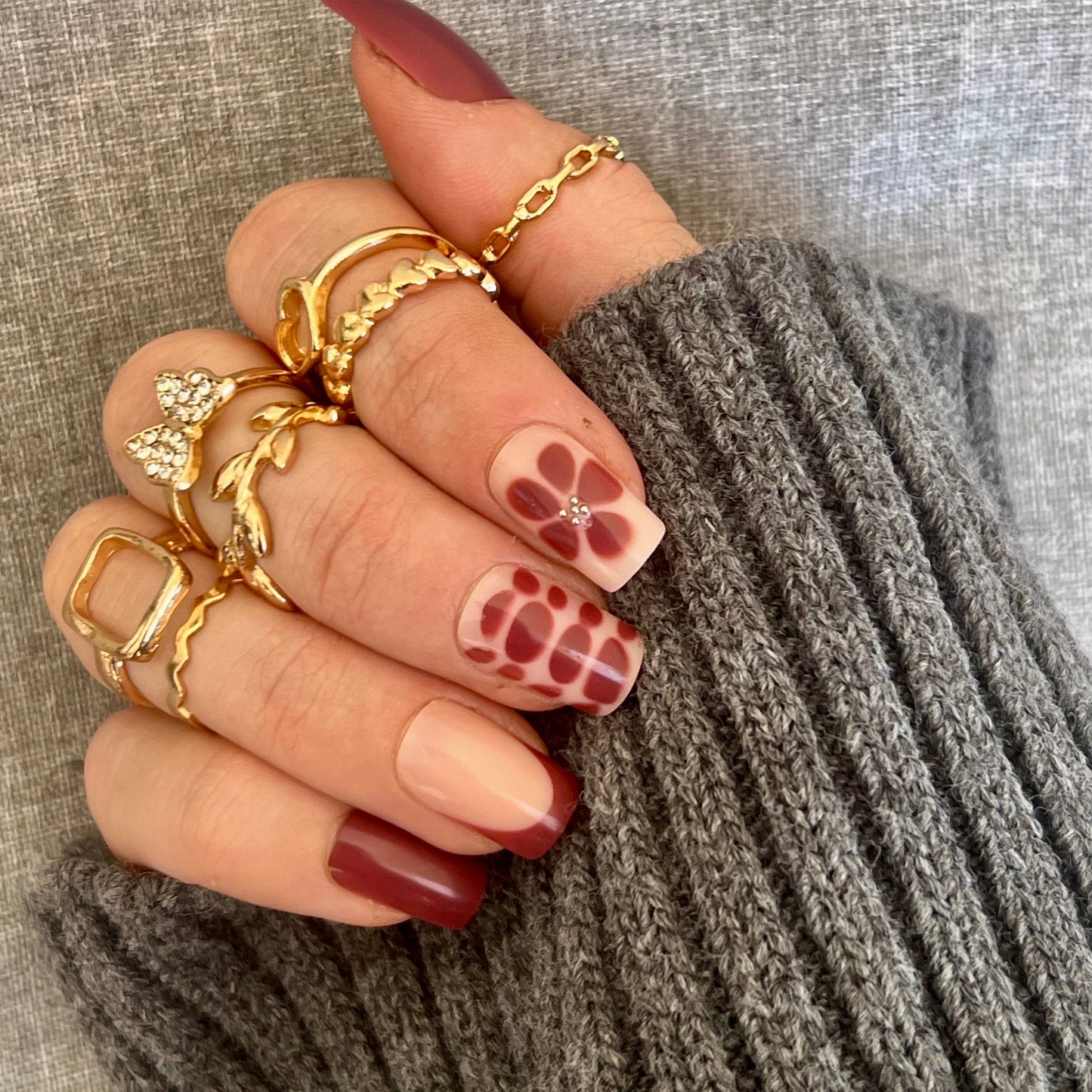 Press-On Nails – Art Déco Bordeaux 🍷✨